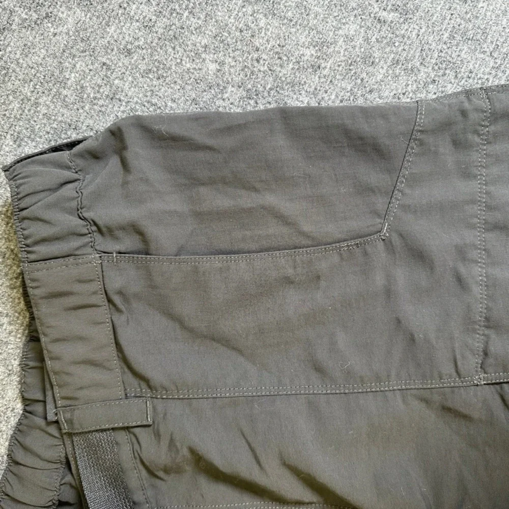 The North Face Mens Class V Belted Shorts Asphalt Grey Nylon Hiking Medium